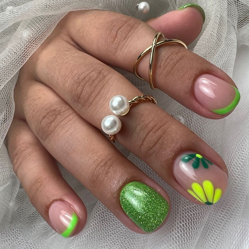 Nail Art Inspo - เล็บปลอมแบบสั้น 24 ชิ้น พร้อมกาวเจล สีเขียวลายดอกไม้ฤดูร้อน สไตล์ฝรั่งเศส