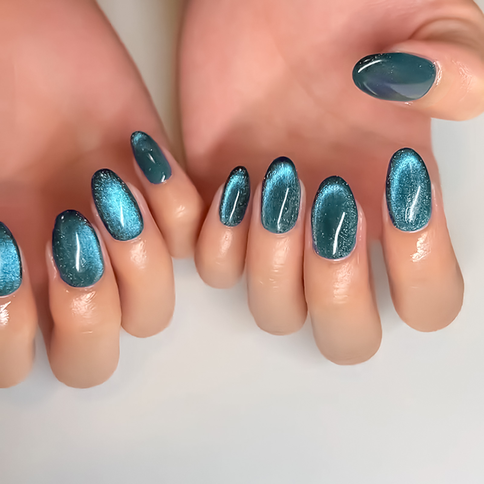 Nail Art Extension Cat Eye - บลูแคทอายส์ เรซิ่นต่อเล็บ วัสดุปลอดภัย ติดทนนาน กันน้ำ เล็บปลอมสำหรับผู้หญิง