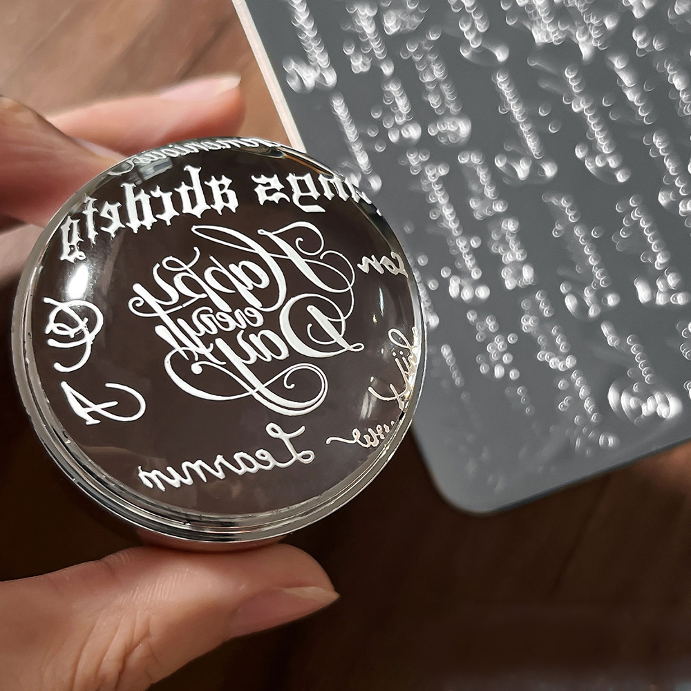 แผ่นปั๊มลายตัวอักษรโกธิคแบบตัว - Nail Art Gothic บทวิจารณ์และราคา