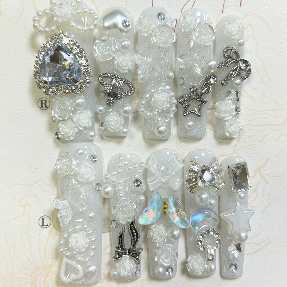 เล็บปลอมแบบกดติด 10 ชิ้น ลาย J - Nail Art Inspo บทวิจารณ์และราคา