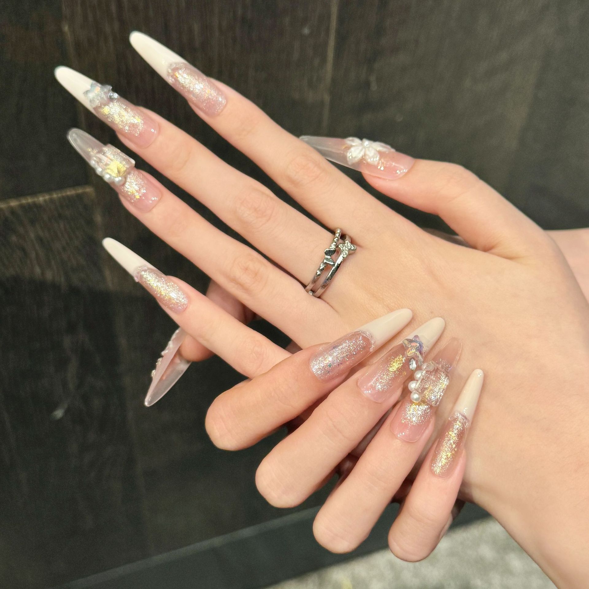 เล็บปลอมแบบกดติด 10 ชิ้น ลายดอ - Nail Art Glitter บทวิจารณ์และราคา