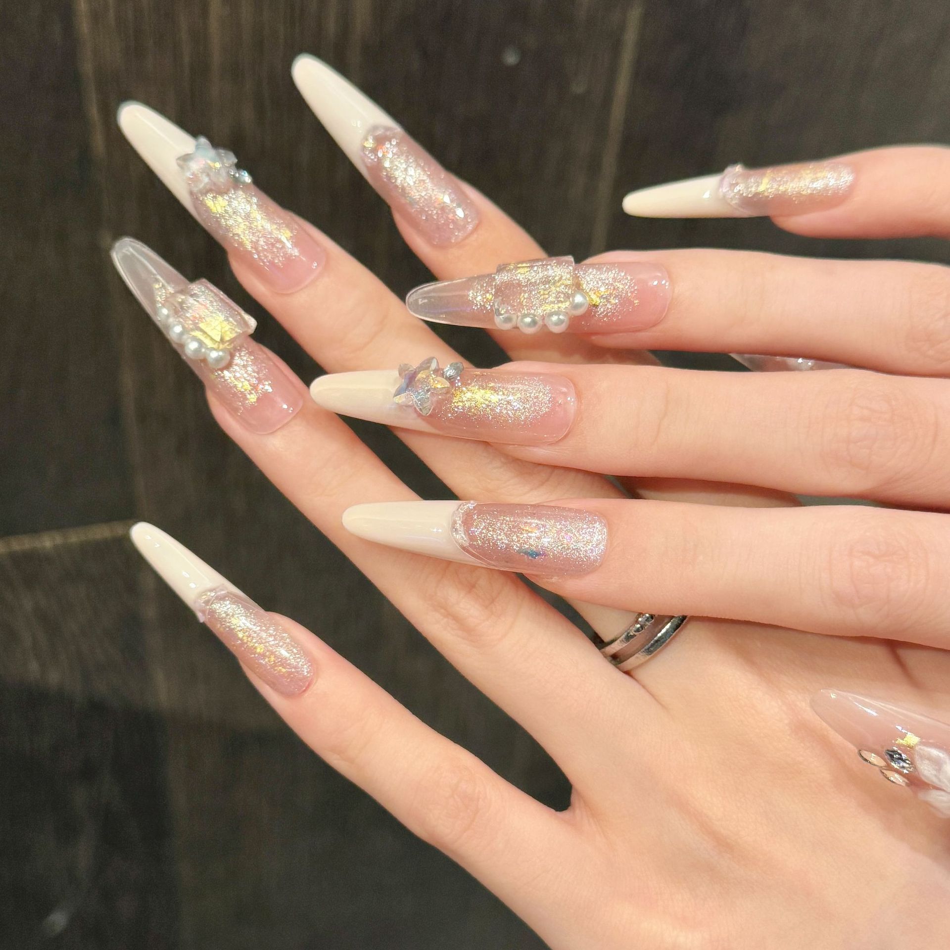 เล็บปลอมแบบกดติด 10 ชิ้น ลายดอ - Nail Art Glitter บทวิจารณ์และราคา
